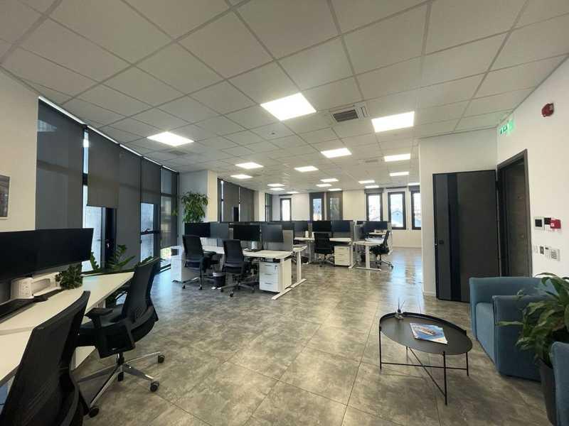 Office 255m² mesa geitonia: https://www.bazaraki.com/adv/5779512_beach-frond-office (www.bazaraki.com)