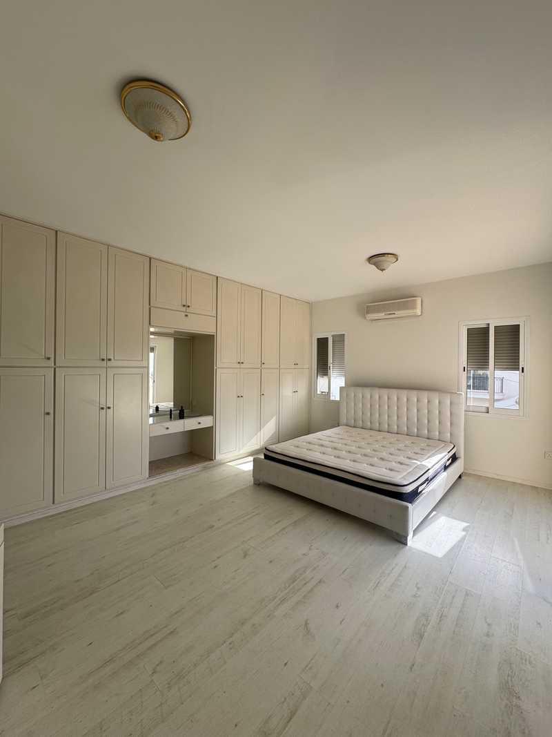 4-bedroom villa to rent: https://www.bazaraki.com/adv/5793338_4-bedroom-villa-to-rent (www.bazaraki.com)