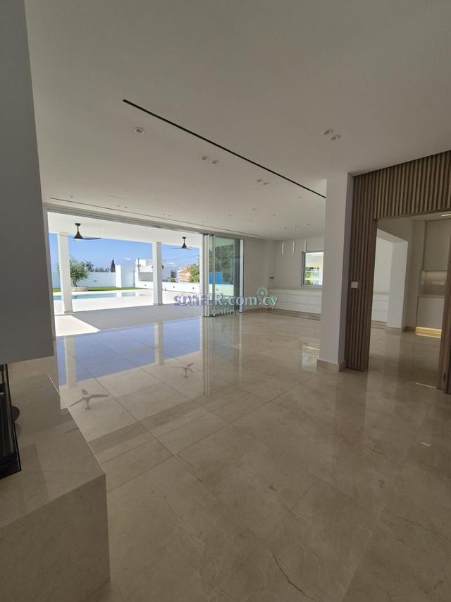 5-Bedroom Detached Villa for Rent Limassol: https://www.offer.com.cy/en/5-bedroom-detached-villa-for-rent-limassol/21-816133/ (www.offer.com.cy)