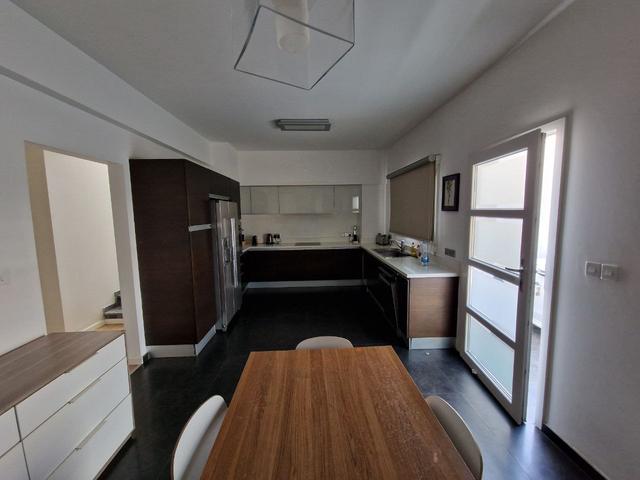 5-bedroom villa in Limassol №152064: https://dom.com.cy/en/catalog/rent/152064/ (dom.com.cy)