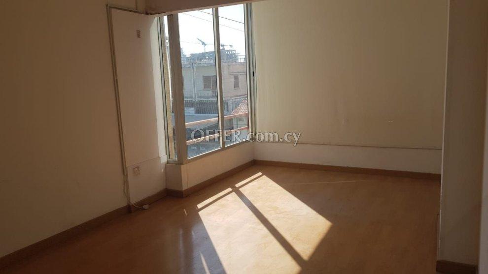Office for rent in Agios Nicolaos, Limassol: https://www.offer.com.cy/en/office-for-rent-in-agios-nicolaos-limassol/21-816219/ (www.offer.com.cy)