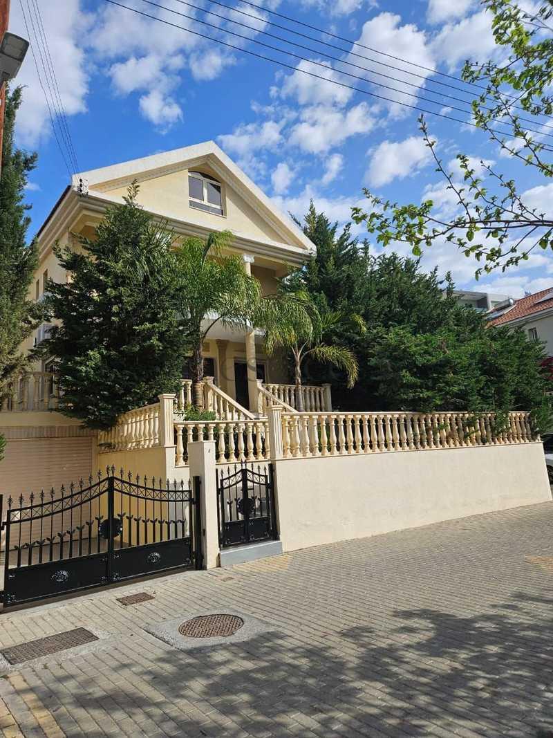 6-bedroom villa for sale: https://www.bazaraki.com/adv/5798373_6-bedroom-villa-for-sale (www.bazaraki.com)