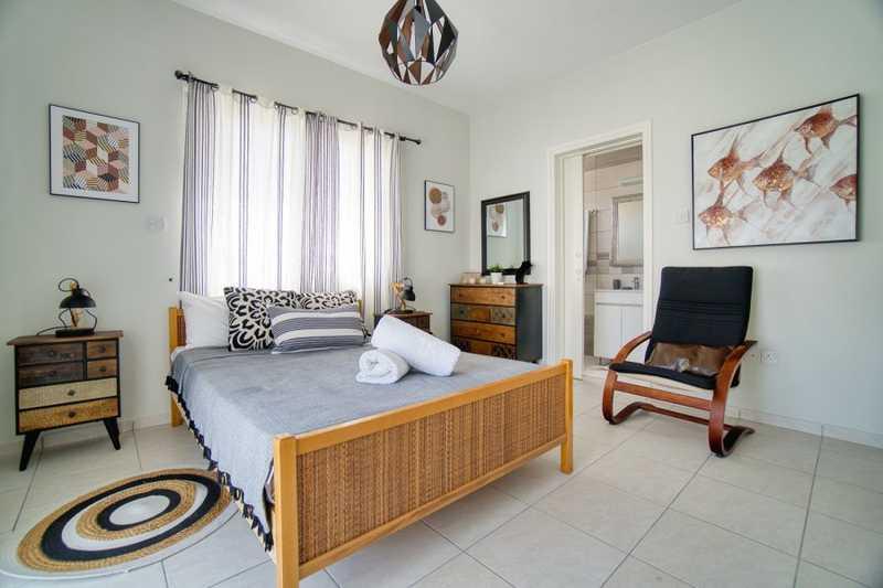 4-bedroom villa to rent: https://www.bazaraki.com/adv/5786421_4-bedroom-villa-to-rent (www.bazaraki.com)