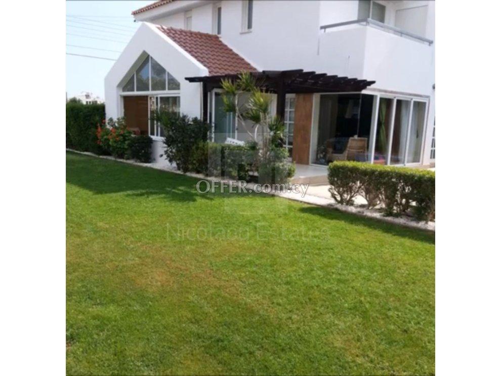 Beautiful villa with swimming pool 100m from Dasoudi beach in Potamos Germasogia: https://www.offer.com.cy/en/beautiful-villa-with-swimming-pool-100m-from-dasoudi-beach-in-potamos-germasogia/21-712140/ (www.offer.com.cy)
