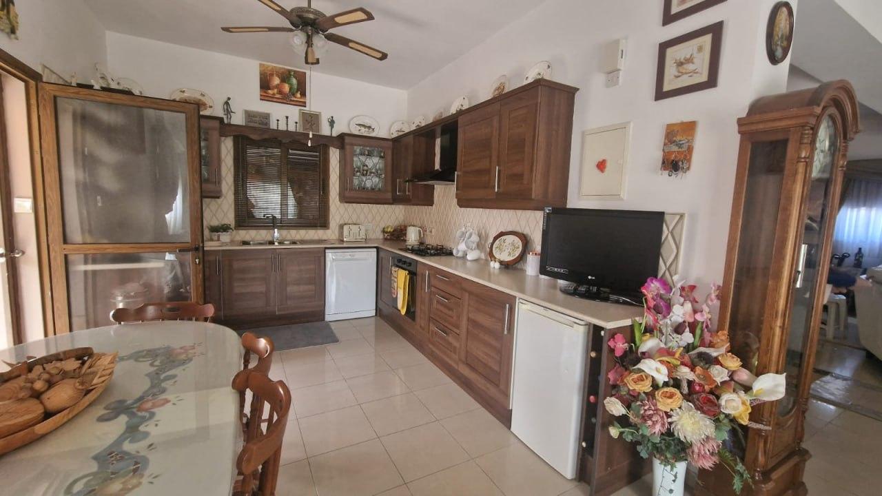3-bedroom house in Larnaca № 153088: https://dom.com.cy/en/catalog/sale/153088/ (dom.com.cy)