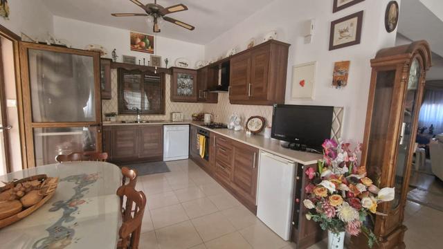 3-bedroom house in Larnaca № 153088: https://dom.com.cy/en/catalog/sale/153088/ (dom.com.cy)