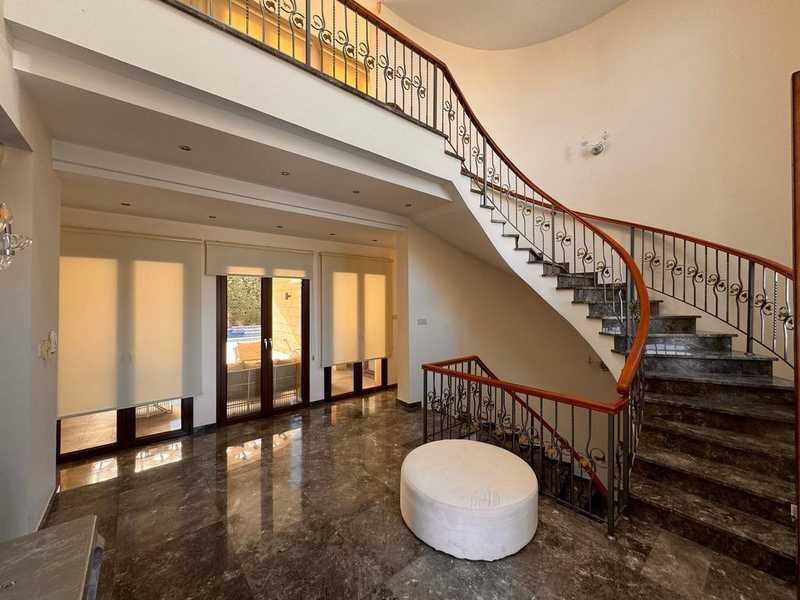 5-bedroom villa for sale: https://www.bazaraki.com/adv/5797508_5-bedroom-villa-for-sale (www.bazaraki.com)