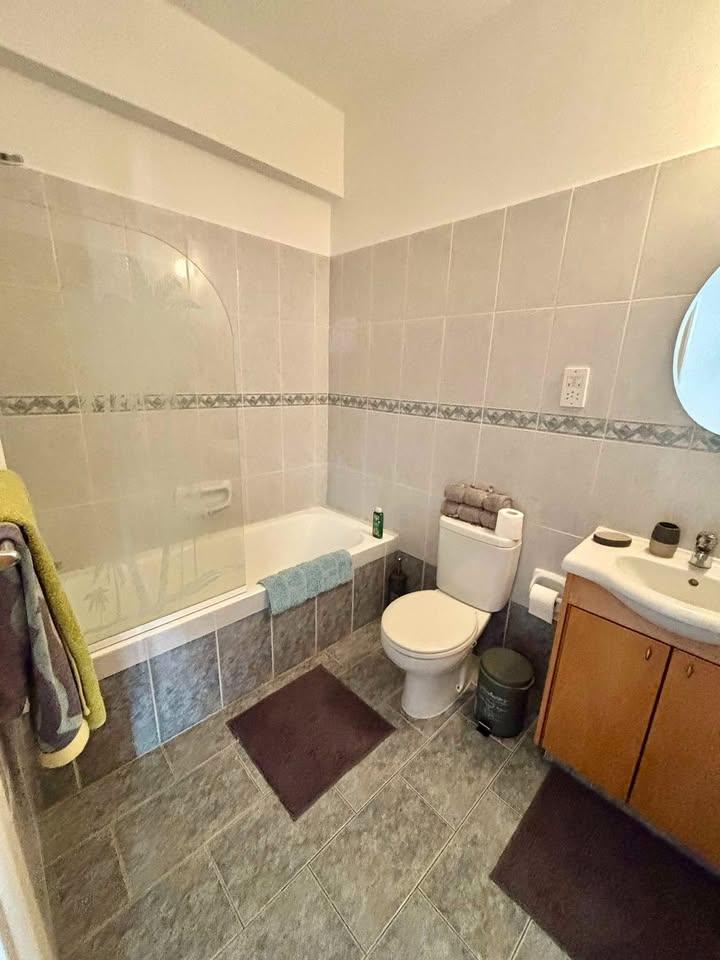2 beds 2 baths Flat/apartment: https://www.facebook.com/marketplace/item/1377221256656155 (www.facebook.com)