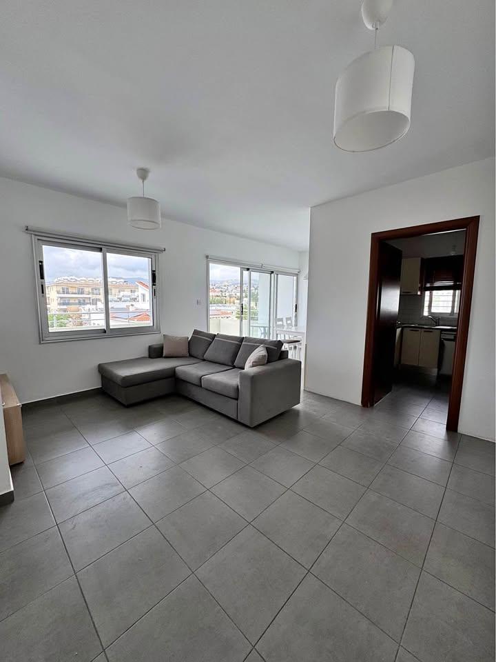 Spacious 2-Bedroom Top-Floor Apartment in Central Paphos: https://www.facebook.com/marketplace/item/700603872555602 (www.facebook.com)