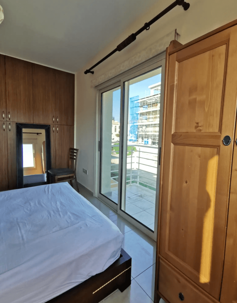 3-bedroom penthouse to rent: https://www.bazaraki.com/adv/5794612_3-bedroom-penthouse-to-rent (www.bazaraki.com)