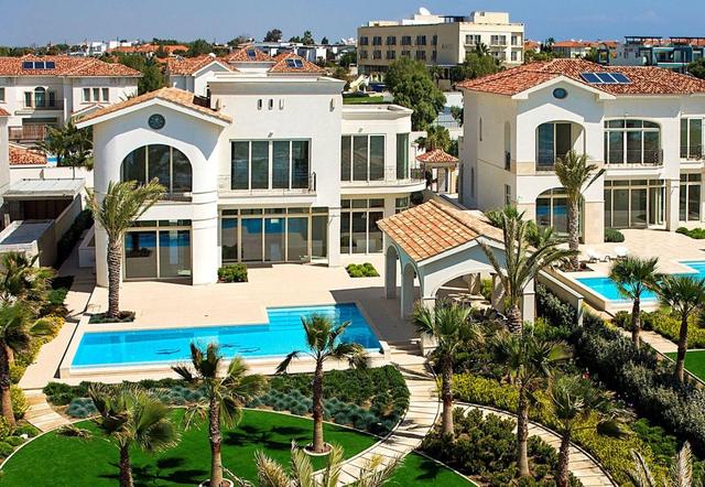 New 6-bedroom villa in Larnaca № 153391: https://dom.com.cy/en/catalog/sale/153391/ (dom.com.cy)