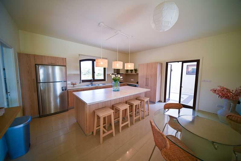 6-bedroom villa for sale: https://www.bazaraki.com/adv/5795687_6-bedroom-villa-for-sale (www.bazaraki.com)