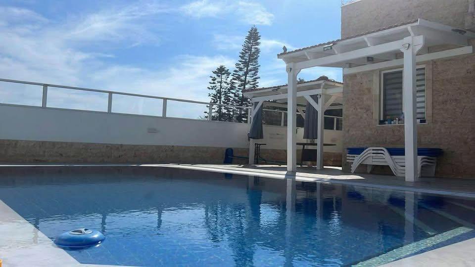 4 Bedroom House 3Mins walk to the Larnaca Seaside Beach: https://www.facebook.com/marketplace/item/1689329275036061 (www.facebook.com)