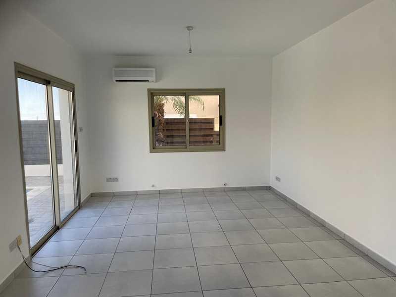 3-bedroom villa to rent: https://www.bazaraki.com/adv/5795067_3-bedroom-villa-to-rent (www.bazaraki.com)