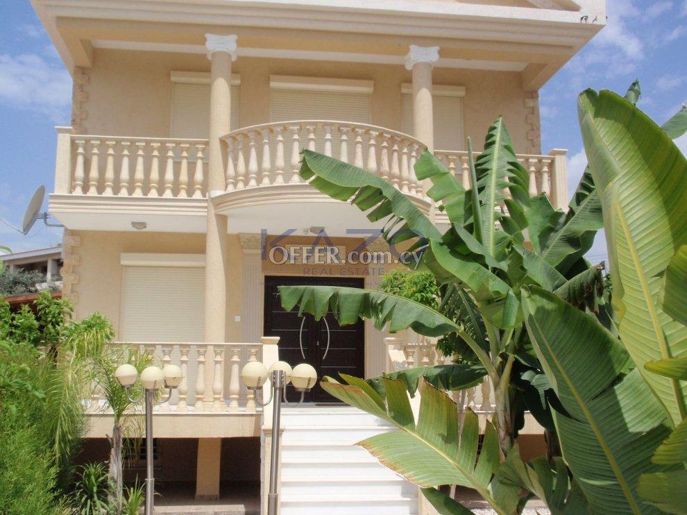 Spacious Fully Furnished Villa with 6 Bedrooms in Germasoyeia: https://www.offer.com.cy/en/spacious-fully-furnished-villa-with-6-bedrooms-in-germasoyeia/21-816124/ (www.offer.com.cy)