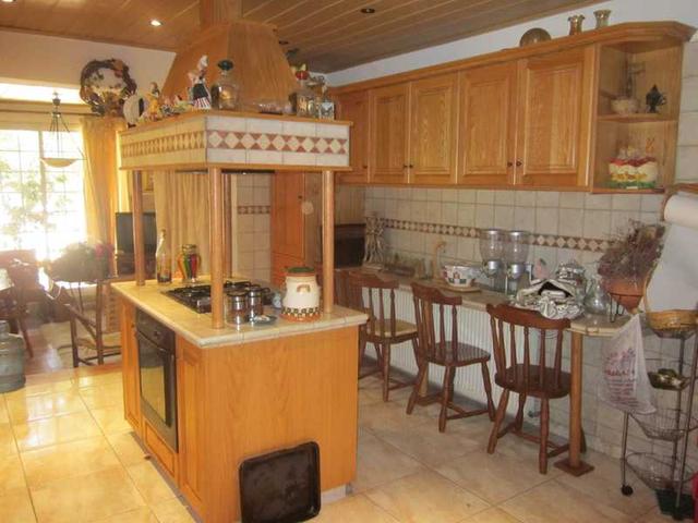 6-bedroom villa for sale: https://www.bazaraki.com/adv/5793835_6-bedroom-villa-for-sale (www.bazaraki.com)