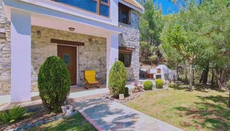 3-bedroom villa to rent: https://www.bazaraki.com/adv/5796769_3-bedroom-villa-to-rent (www.bazaraki.com)