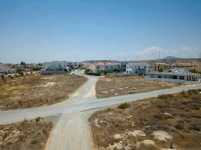 Residential land 4348 m²: https://www.bazaraki.com/adv/5798194_residential-land-4348-m2 (www.bazaraki.com)