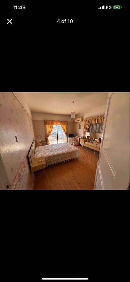 4 bedroom house: https://www.facebook.com/marketplace/item/696546582874063 (www.facebook.com)