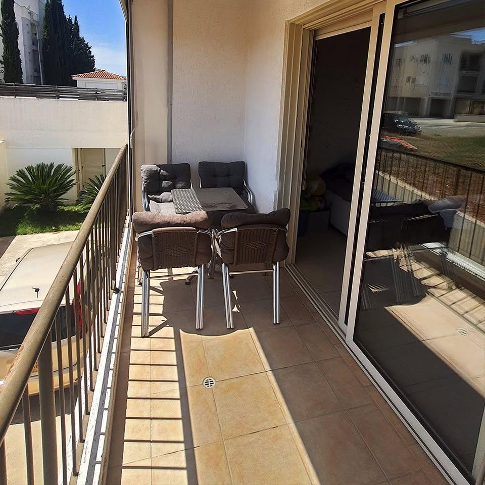 2 Beds 1 Bath Apartment/condo: https://www.facebook.com/marketplace/item/949516800468435 (www.facebook.com)