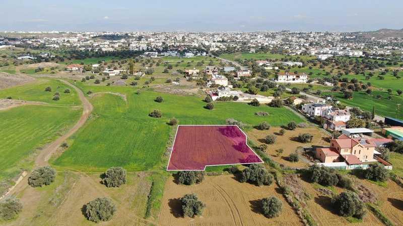 Residential land 1700 m²: https://www.bazaraki.com/adv/5799551_residential-land-1700-m2 (www.bazaraki.com)