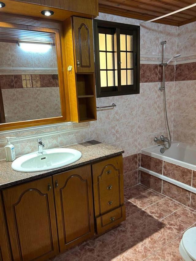 Bungalow for rent: https://www.facebook.com/marketplace/item/1003925698604558 (www.facebook.com)