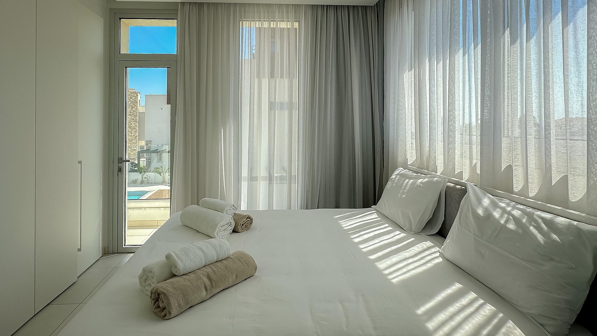 New 4-bedroom villa in Famagusta № 152536: https://dom.com.cy/en/catalog/sale/152536/ (dom.com.cy)
