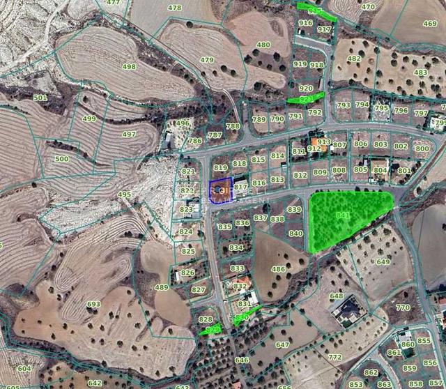 Residential land 602 m²: https://www.bazaraki.com/adv/5786641_residential-land-602-m2 (www.bazaraki.com)