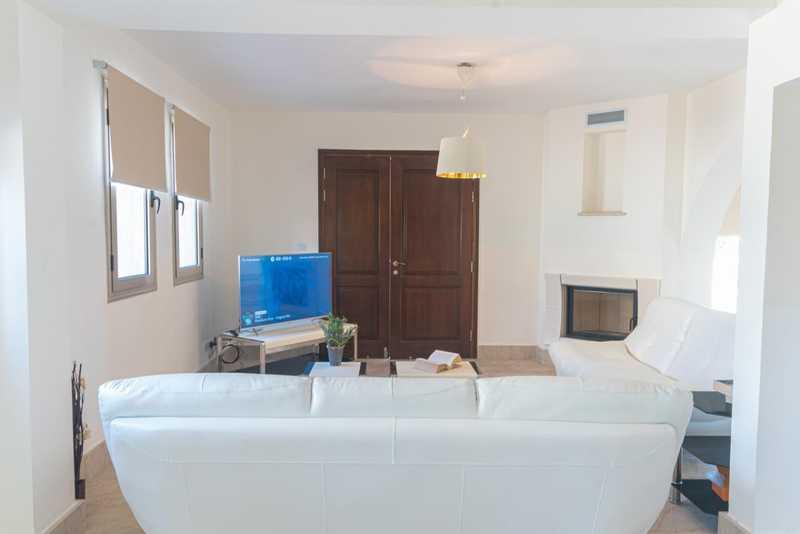 4-bedroom villa to rent: https://www.bazaraki.com/adv/5765693_4-bedroom-villa-to-rent (www.bazaraki.com)
