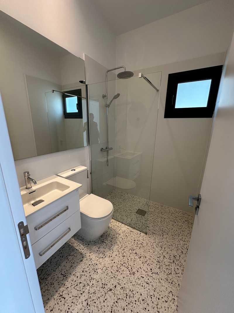 2-bedroom apartment to rent: https://www.bazaraki.com/adv/5767048_2-bedroom-apartment-to-rent (www.bazaraki.com)