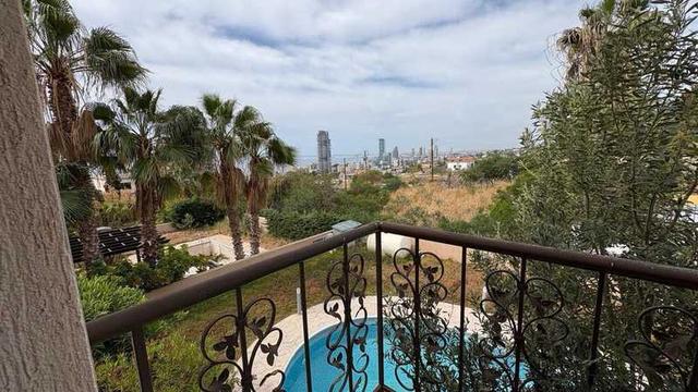 4-bedroom villa to rent: https://www.bazaraki.com/adv/5798506_4-bedroom-villa-to-rent (www.bazaraki.com)