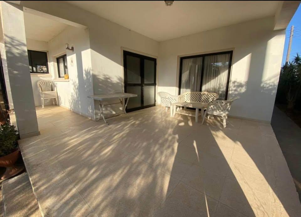 4 bedroom house: https://www.facebook.com/marketplace/item/696546582874063 (www.facebook.com)
