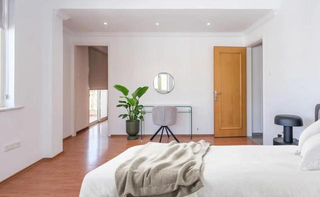 4-bedroom villa in Limassol №153448: https://dom.com.cy/en/catalog/rent/153448/ (dom.com.cy)