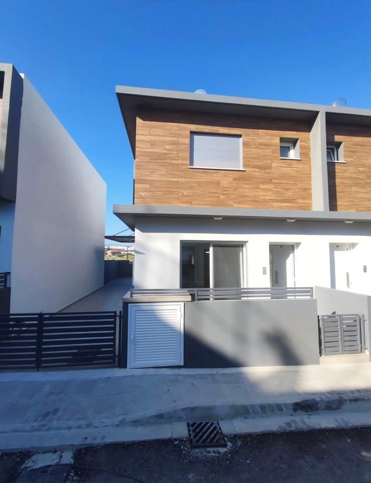 3 Bedroom Semi Detached House (All Bills Included): https://www.facebook.com/marketplace/item/29604228602558433 (www.facebook.com)