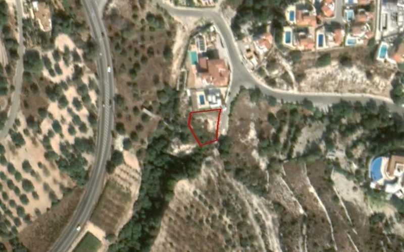 Residential land 608 m²: https://www.bazaraki.com/adv/5797946_residential-land-608-m2 (www.bazaraki.com)