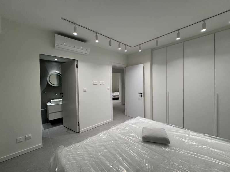 3-bedroom penthouse to rent: https://www.bazaraki.com/adv/5798252_3-bedroom-penthouse-to-rent (www.bazaraki.com)