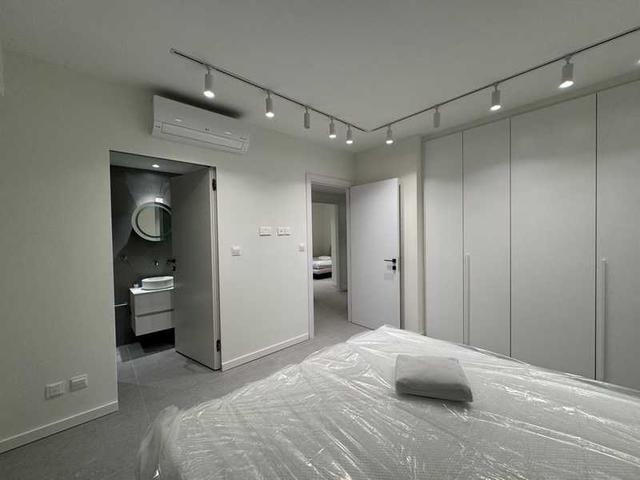 3-bedroom penthouse to rent: https://www.bazaraki.com/adv/5798252_3-bedroom-penthouse-to-rent (www.bazaraki.com)