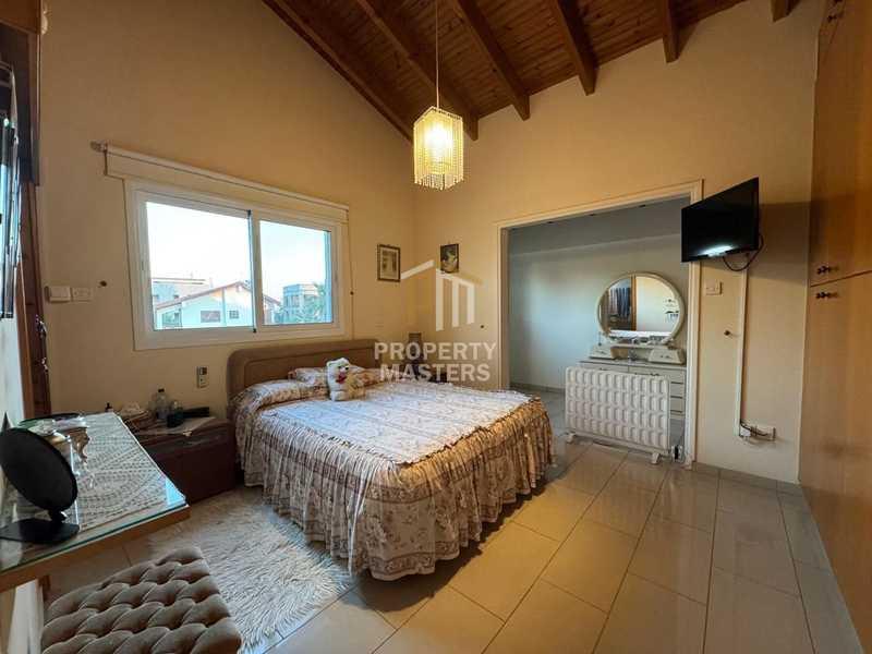 3-bedroom detached house for sale: https://www.bazaraki.com/adv/5790652_3-bedroom-detached-house-for-sale (www.bazaraki.com)