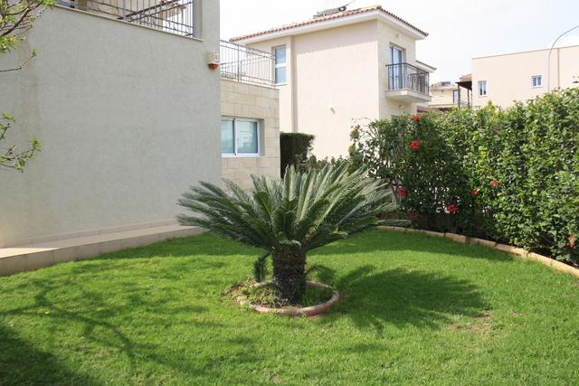4-bedroom house in Limassol №152628: https://dom.com.cy/en/catalog/rent/152628/ (dom.com.cy)