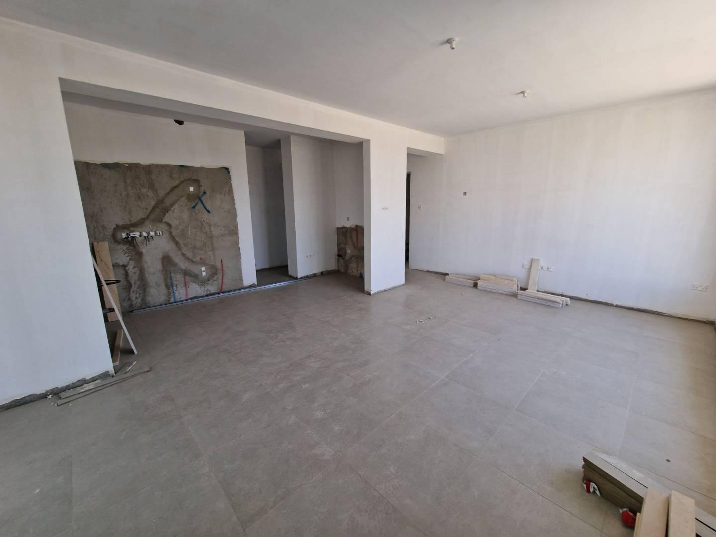 New 3-bedroom penthouse in Larnaca № 153917: https://dom.com.cy/en/catalog/sale/153917/ (dom.com.cy)