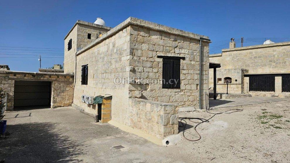 4 Bed Detached House for rent in Lasa, Paphos: https://www.offer.com.cy/en/4-bed-detached-house-for-rent-in-lasa-paphos/21-816903/ (www.offer.com.cy)