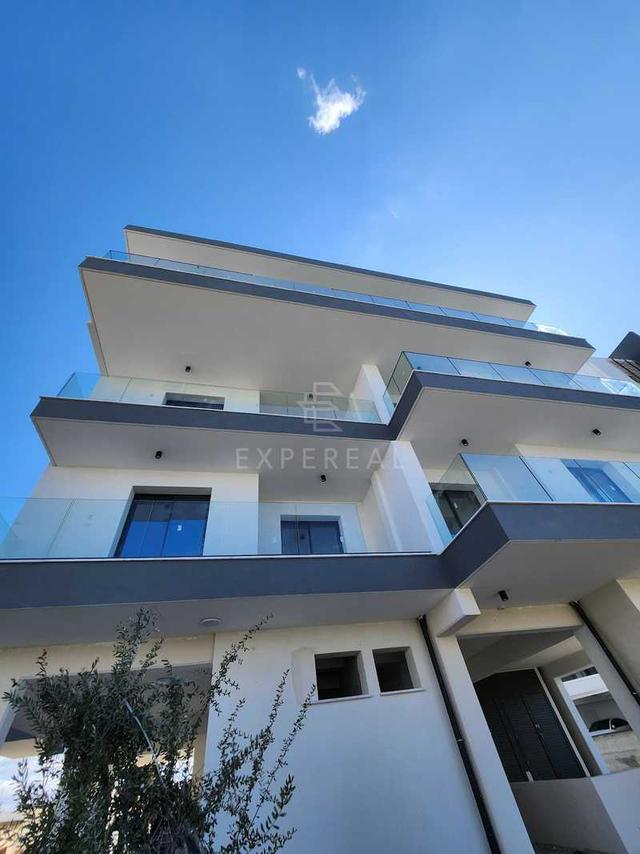 1-bedroom apartment to rent: https://www.bazaraki.com/adv/5796761_1-bedroom-apartment-to-rent (www.bazaraki.com)