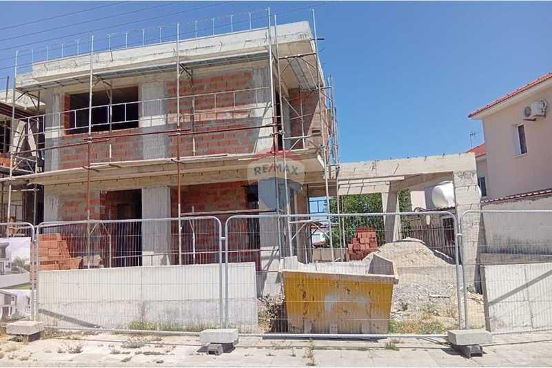 3-bedroom semi-detached for sale: https://www.bazaraki.com/adv/5787678_3-bedroom-semi-detached-for-sale (www.bazaraki.com)