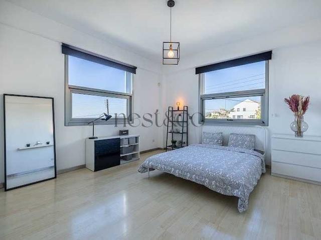 6-bedroom villa for sale: https://www.bazaraki.com/adv/5796839_6-bedroom-villa-for-sale (www.bazaraki.com)