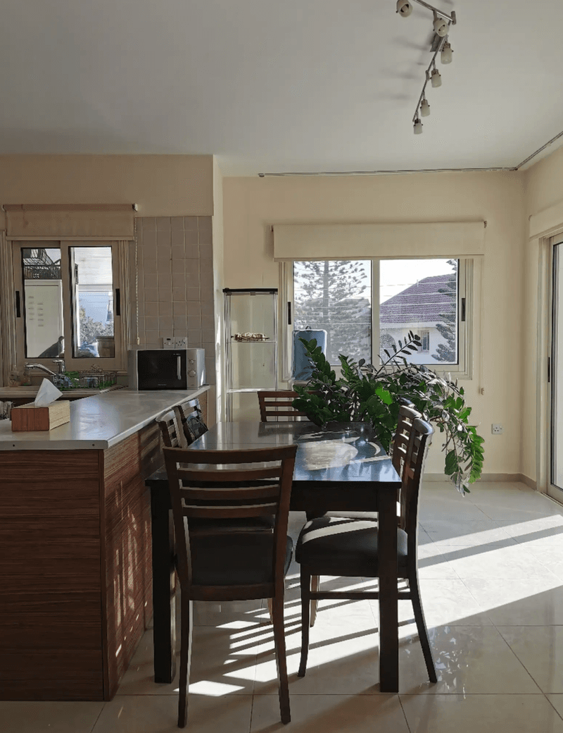 3-bedroom penthouse to rent: https://www.bazaraki.com/adv/5794612_3-bedroom-penthouse-to-rent (www.bazaraki.com)