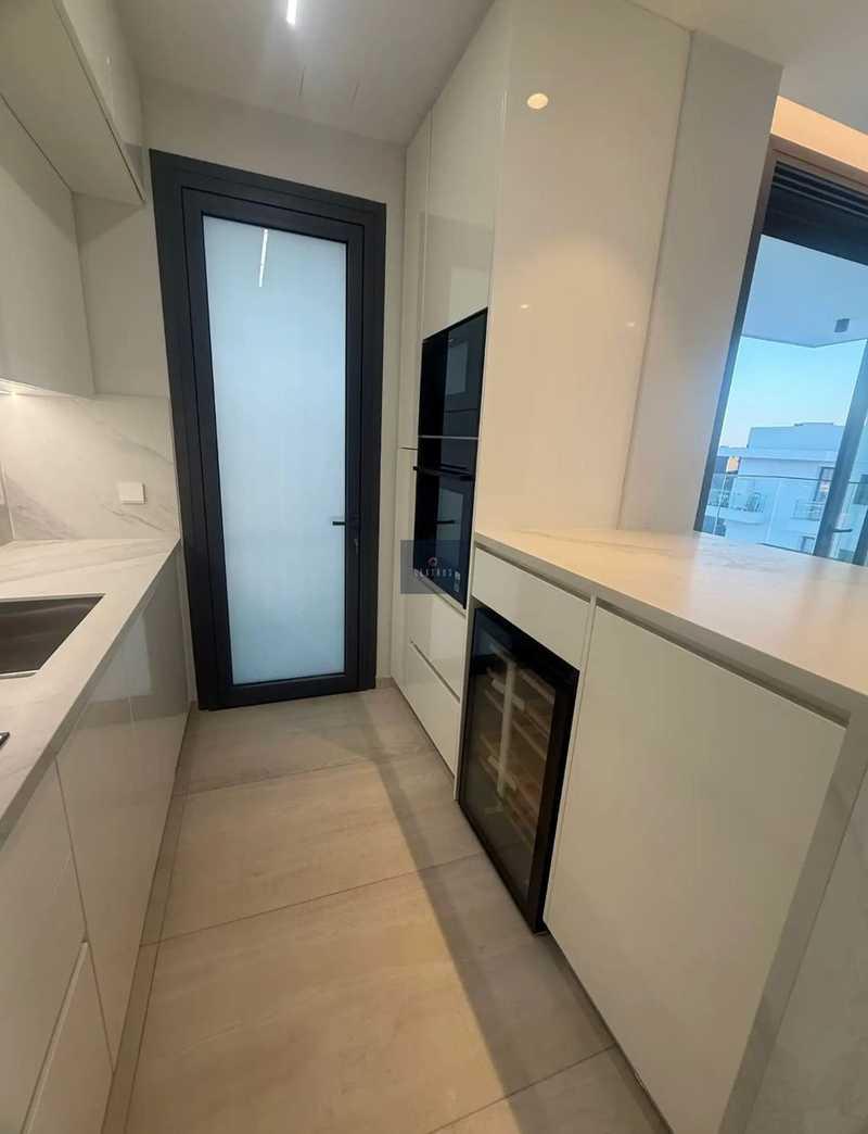 3-bedroom apartment to rent: https://www.bazaraki.com/adv/5791322_3-bedroom-apartment-to-rent (www.bazaraki.com)