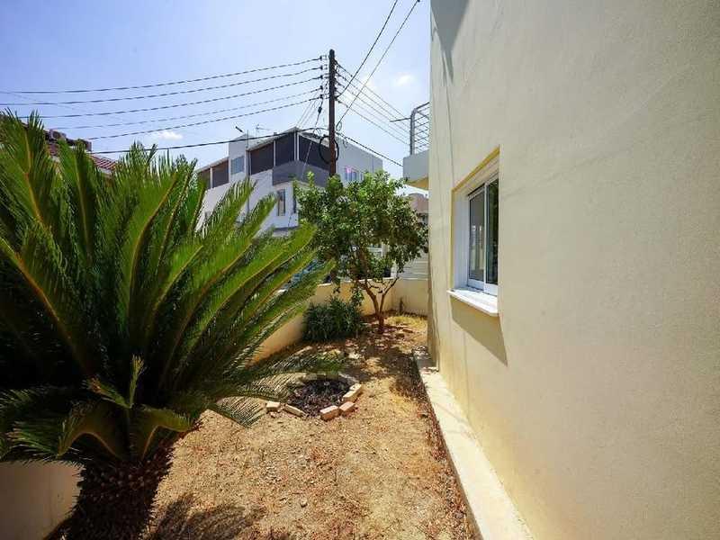 3-bedroom semi-detached for sale: https://www.bazaraki.com/adv/5797601_3-bedroom-semi-detached-for-sale (www.bazaraki.com)