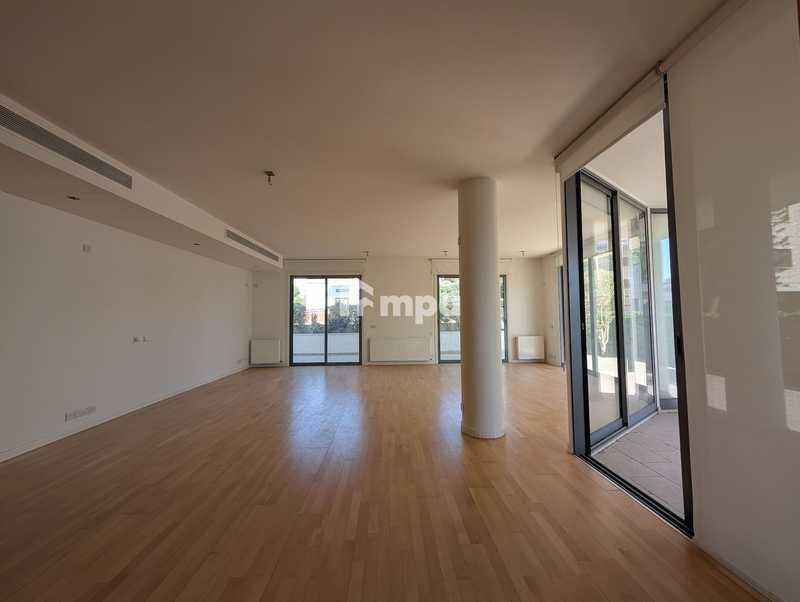 4-bedroom apartment to rent: https://www.bazaraki.com/adv/5787085_4-bedroom-apartment-to-rent (www.bazaraki.com)