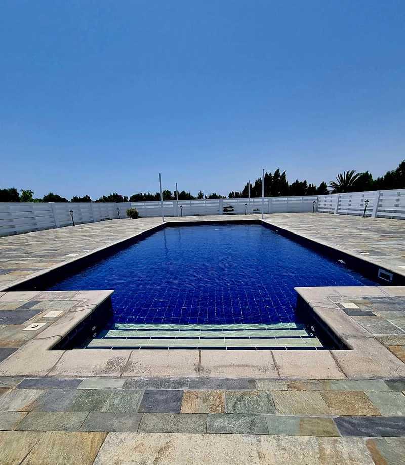 5-bedroom villa to rent: https://www.bazaraki.com/adv/5759486_5-bedroom-villa-to-rent (www.bazaraki.com)