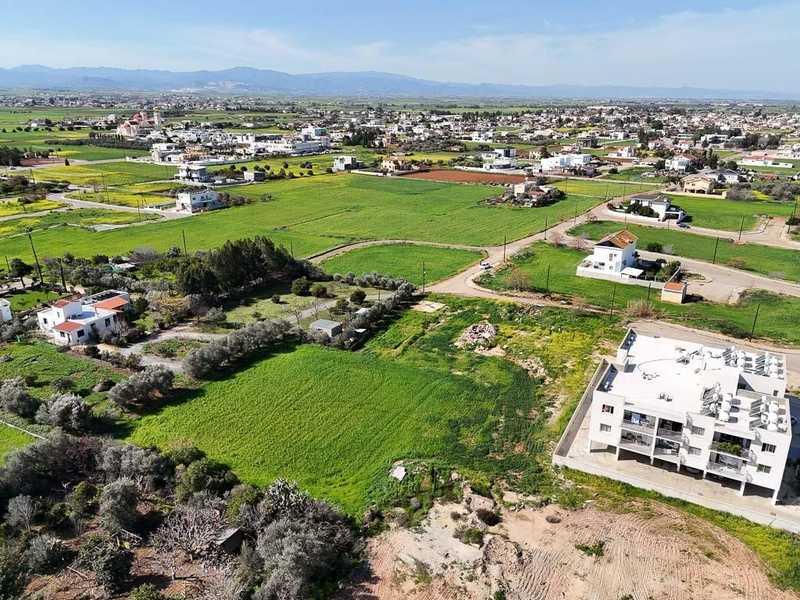 Residential land 2416 m²: https://www.bazaraki.com/adv/5787915_residential-land-2416-m2 (www.bazaraki.com)